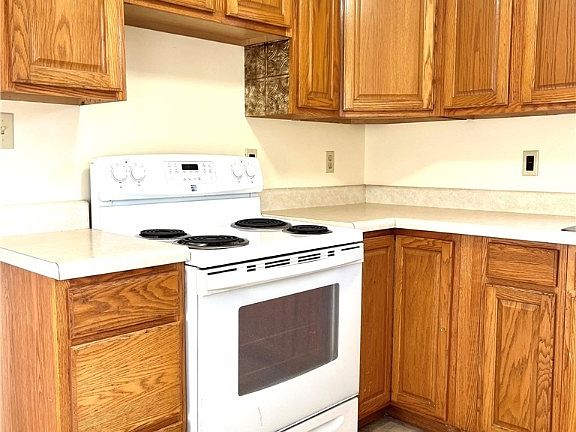 4th image of 216 Bettis Rd