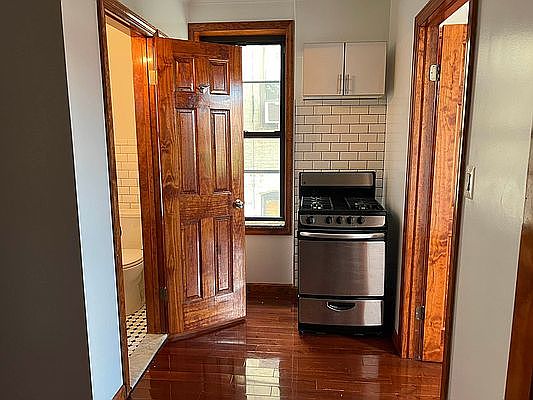 5th image of 1575 Lexington Ave #24