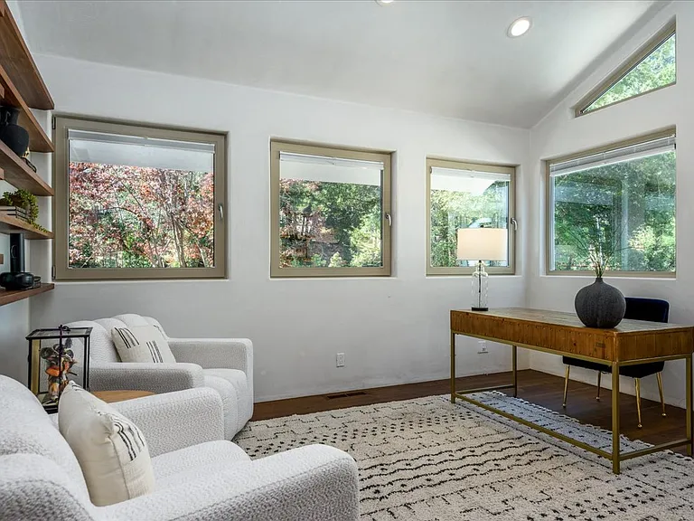 16345 Sanborn Rd — Photo 20