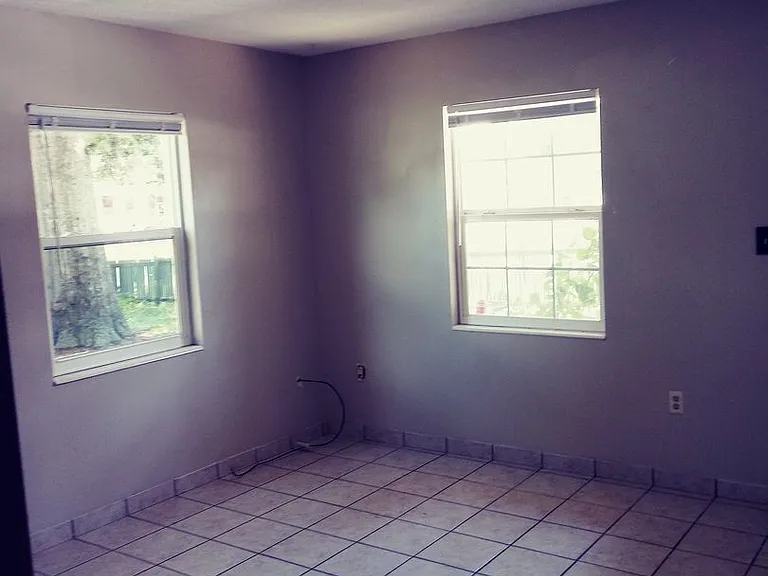 346 N Dewey St — Photo 1