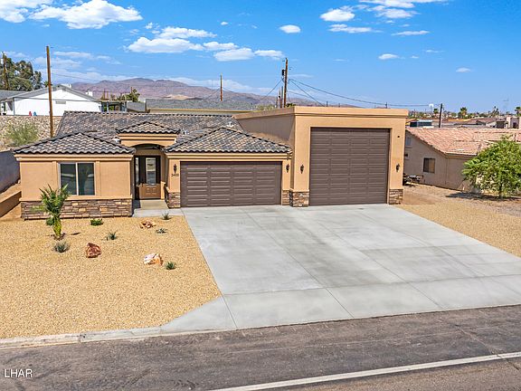 3rd image of 3488 Oro Grande Blvd