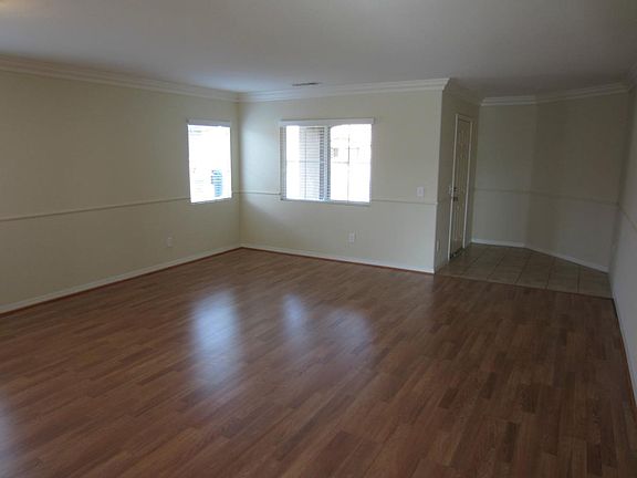 2nd image of 733 Albizia Ct