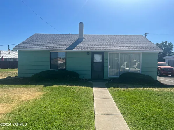 2705 S 4th St, Yakima, WA 98903