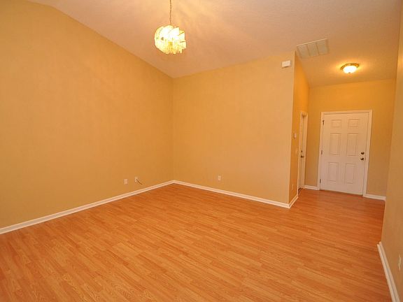 3rd image of 25 Louvet Ln
