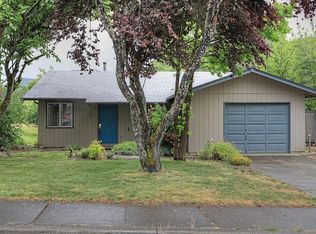 407 Nugget Dr, Rogue River, OR