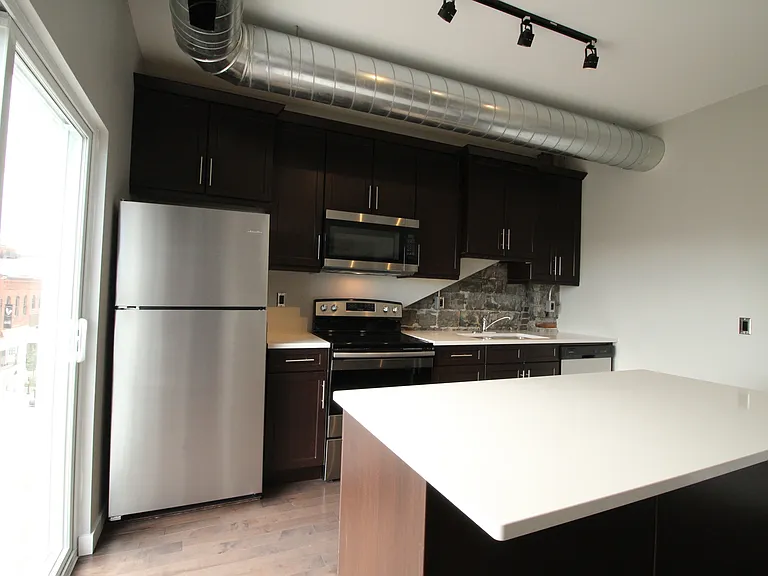 183 Princess St — Photo 7