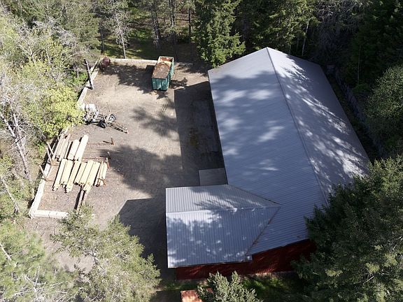 3rd image of 22650 Doane Creek Rd