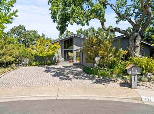 724 Ironbark Ct, Orinda, CA 94563
