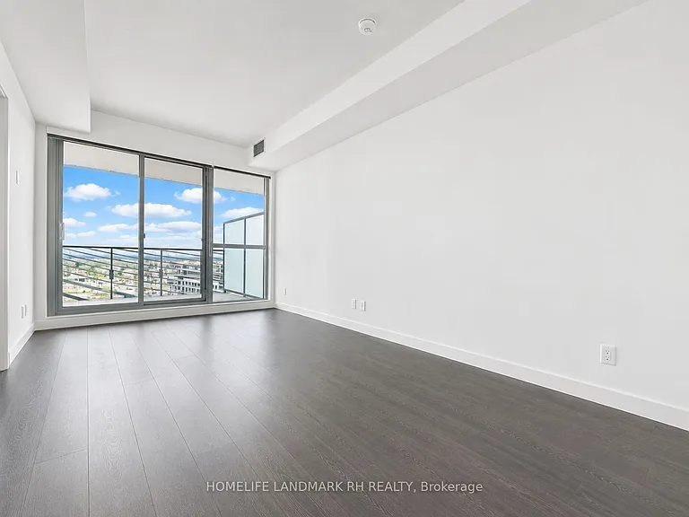 27 McMahon Dr #910 — Photo 3
