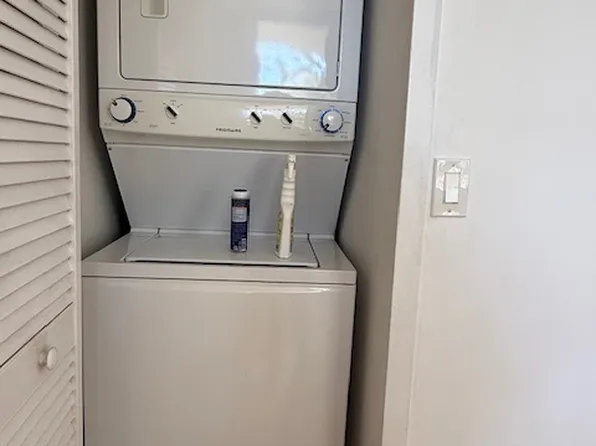 4050 Nostrand Avenue image 12 of 17