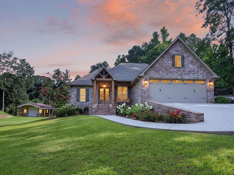 1st image of 49 Magnolia Trce