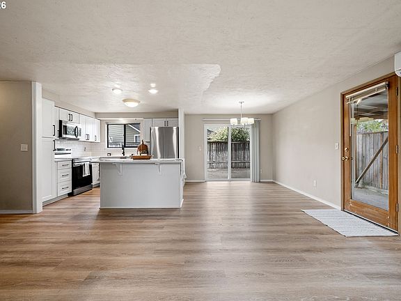 4th image of 3361 Honeywood St