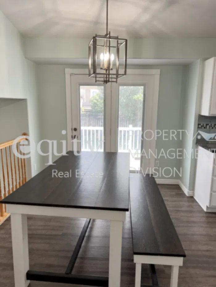 3 bed, 2.5 bath, 2043 sqft, $2,300 — Photo 4
