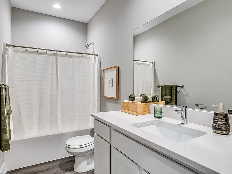 4948 N Vassar Ave — Photo 10