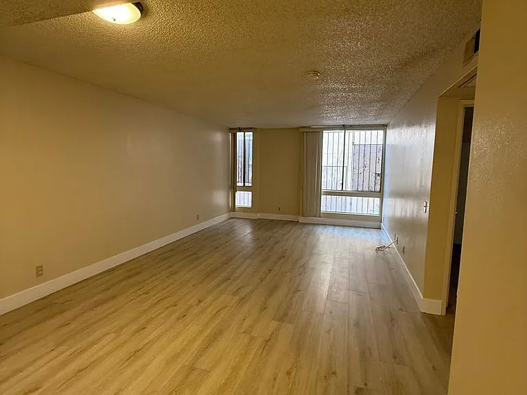 807Bunk — Photo 24