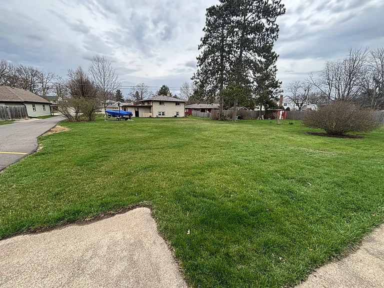 9 S Randall Ave — Photo 2