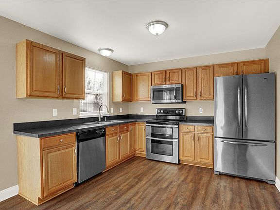 3rd image of 315 Buckley Dr