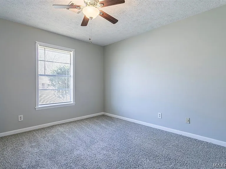 110 Diane Dr — Photo 28