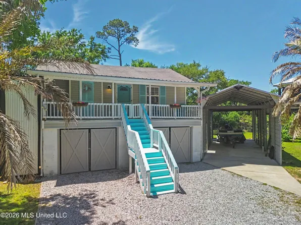 22 Wolfe St, Bay Saint Louis, MS 39520