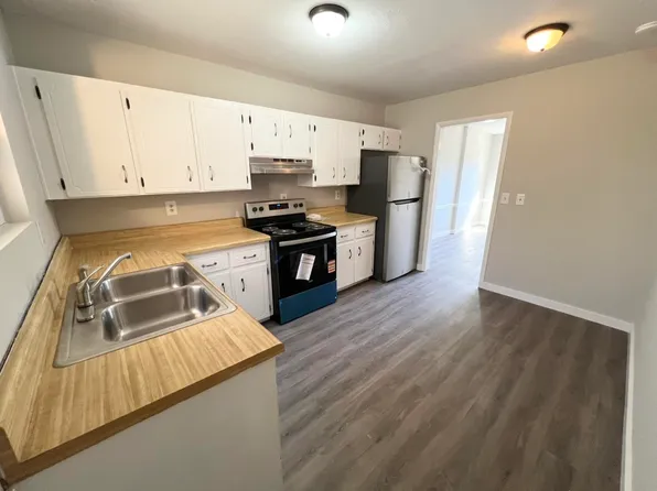 1332 Huger St, Jellico, TN 37762