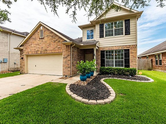 2nd image of 427 Abbey Ln