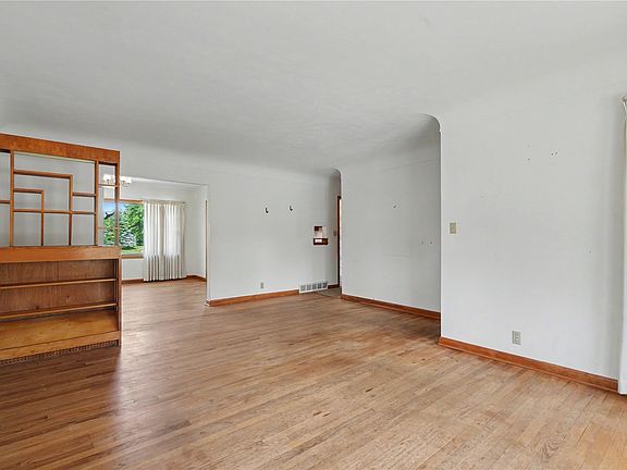 4th image of 4214 Culver St NE