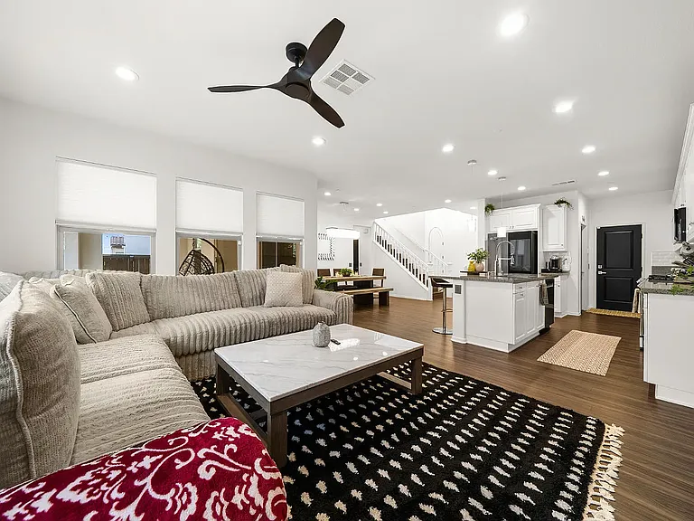 1017 Camino Aldea — Photo 3