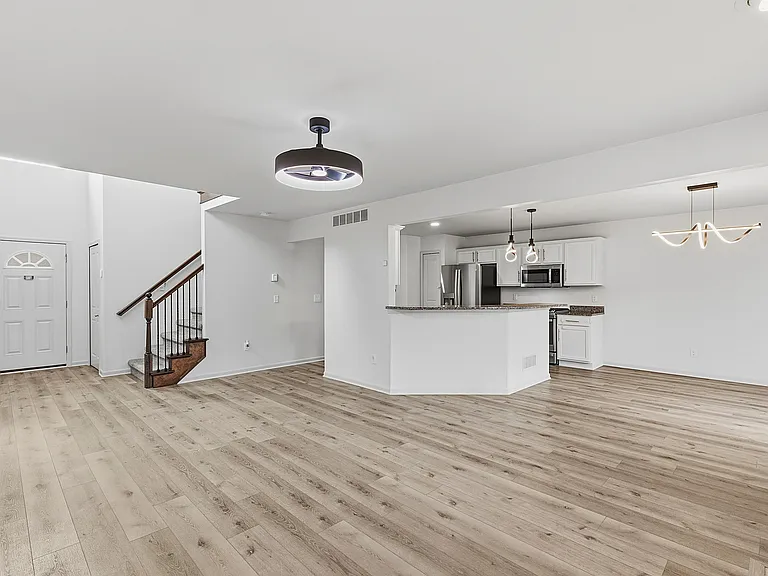 6650 Chandler Dr — Photo 5
