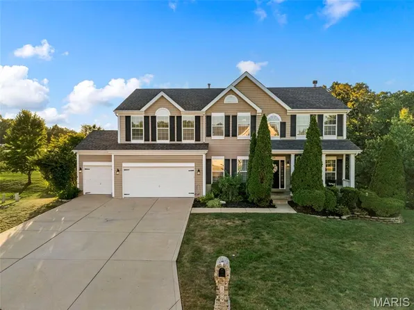 109 Crimson Oaks Ct, Lake Saint Louis, MO 63367