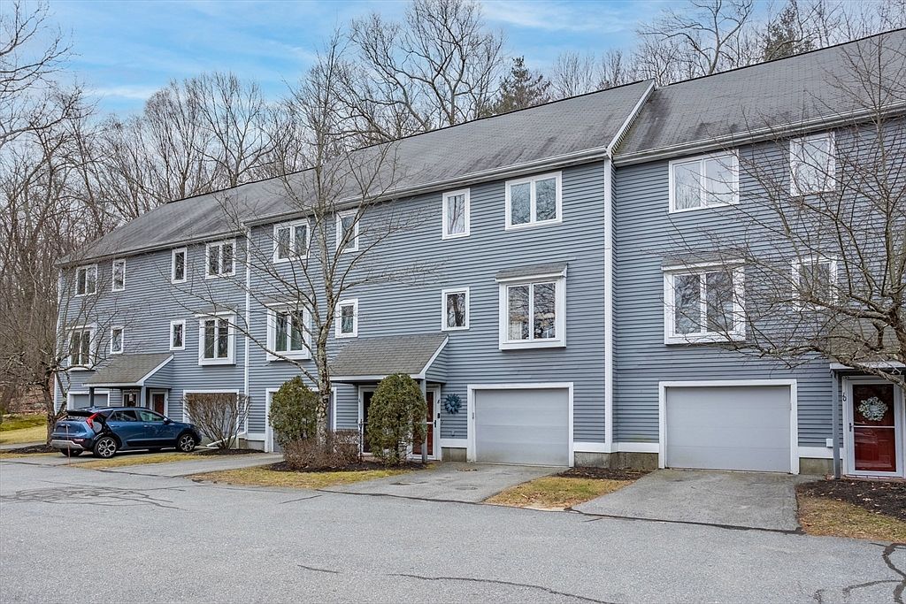 8 Country Hill Ln UNIT 8, Haverhill, MA 01832 | Zillow