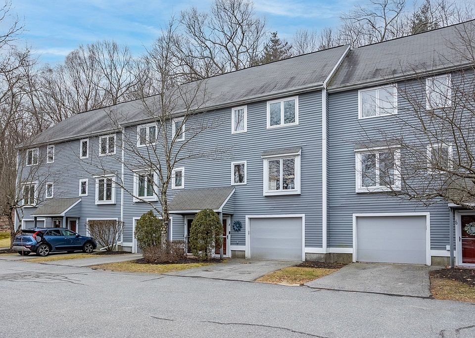 1st image of 8 Country Hill Ln Unit 8