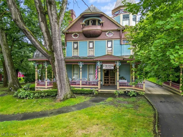 110 Walnut St, Leetonia, OH 44431