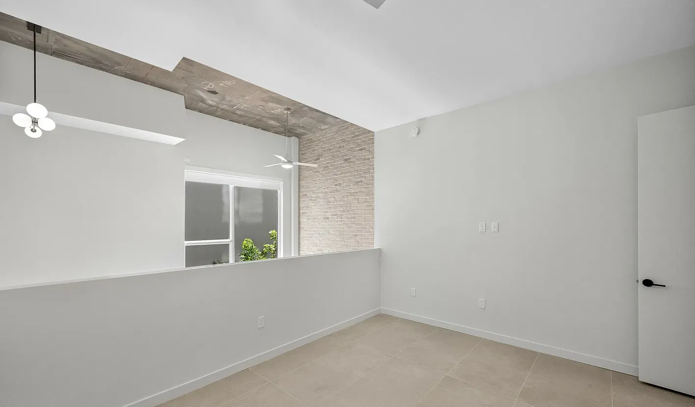 3 bed, 1599 sqft, $5,220 — Photo 4