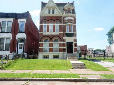 3632 Cook Ave, Saint Louis, MO, 63113