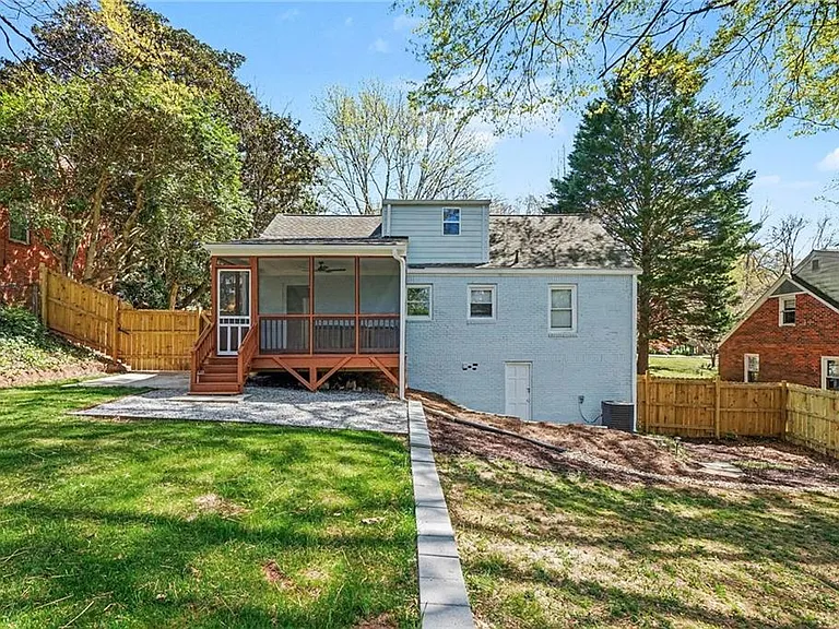 1201 Walker Dr — Photo 24