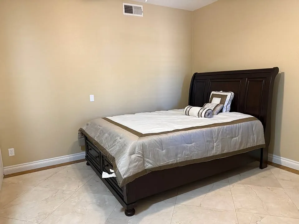 1 bed, 3800 sqft, $925 — Photo 2