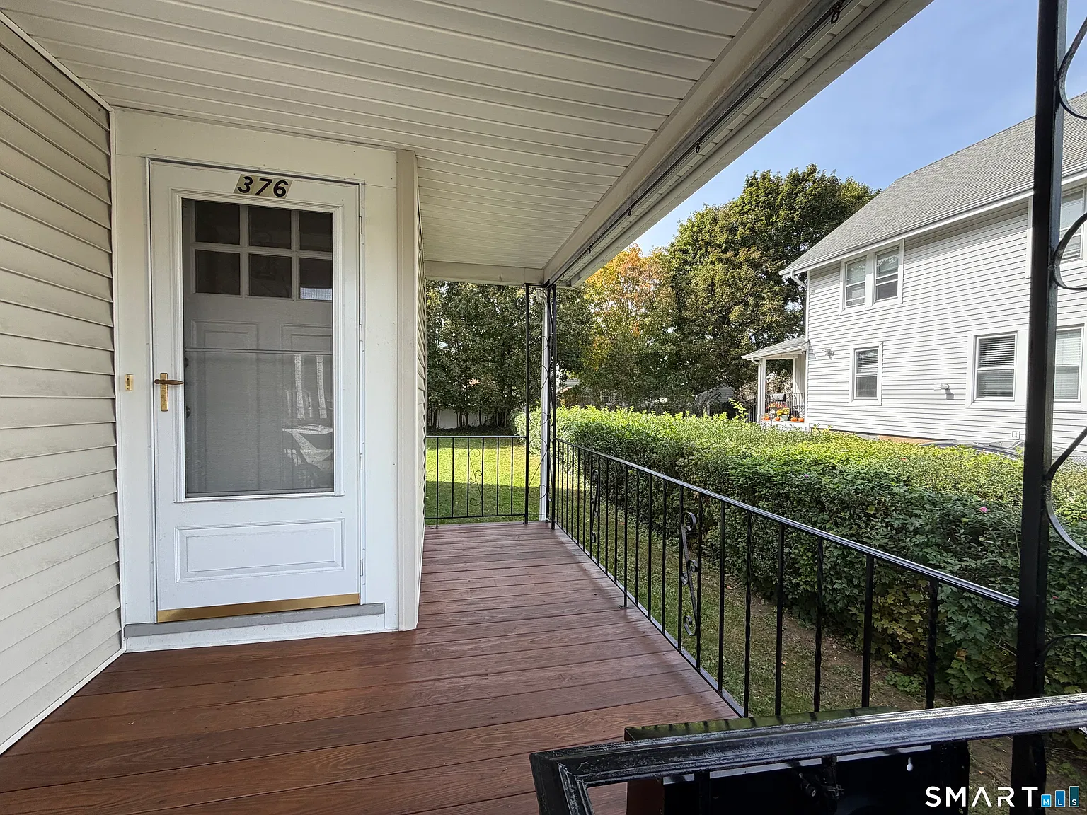 3 bed, 2.0 bath, 1205 sqft, $2,500 — Photo 2