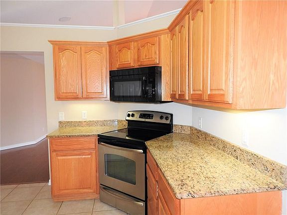 4th image of 36 Dulverton Dr