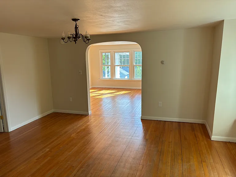 405 Willis Ave #2 — Photo 21
