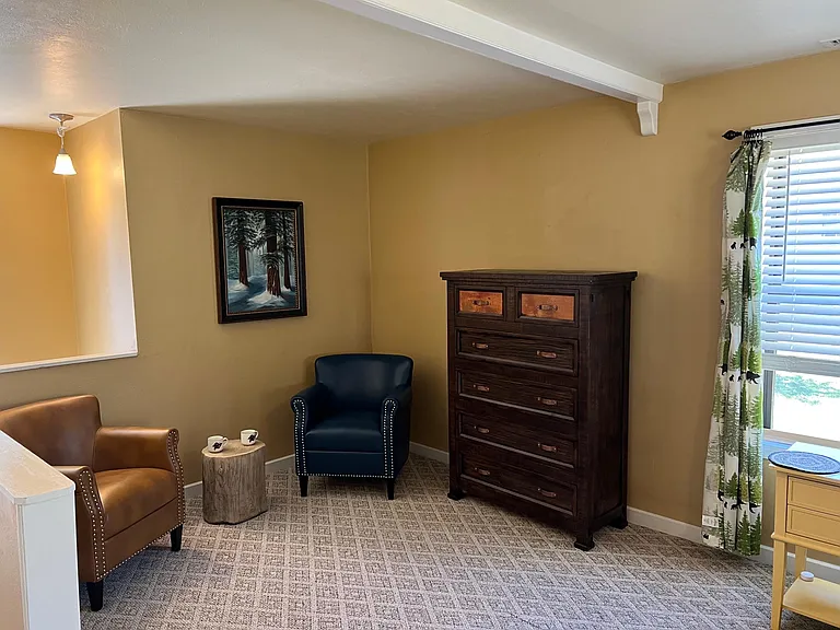 Master Sitting area