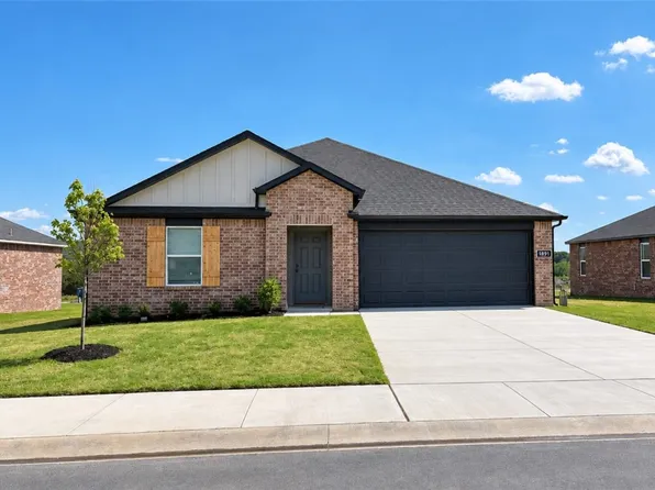 1891 Thelma St, Springdale, AR 72762
