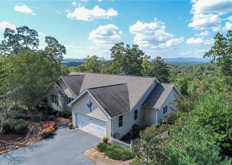 1st image of 182 Brookwoods Ln