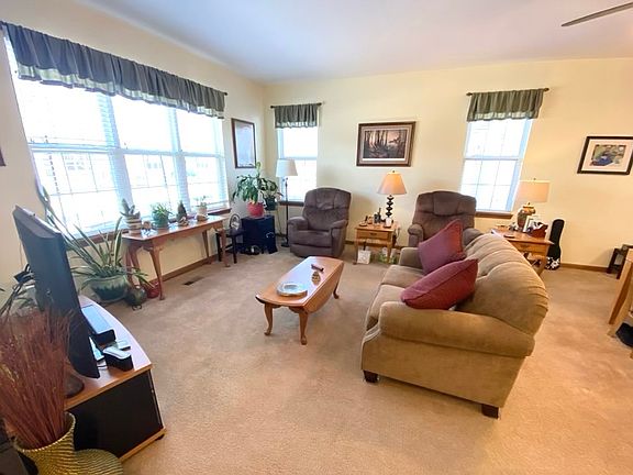 3rd image of 16355 Crescent Lake Dr