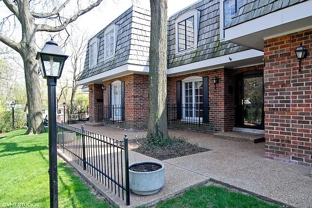 3019 Highland Ave photo 1