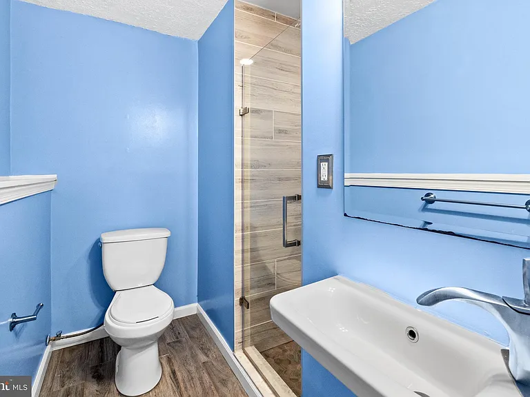 8469 Rippled Creek Ct — Photo 25