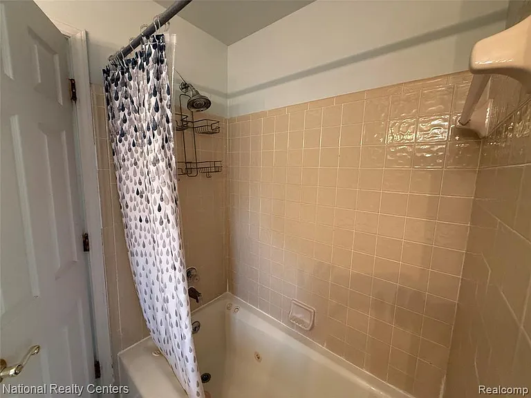 5164 Crowfoot Dr — Photo 27