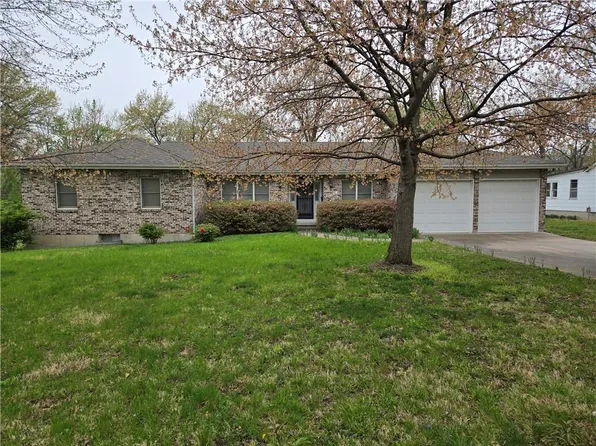 13816 Belmont Ave, Grandview, MO 64030