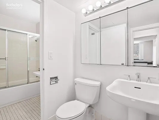 Rented by Sotheby's International Realty | media 22