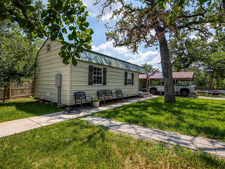 102 Hilltop Ct — Photo 5