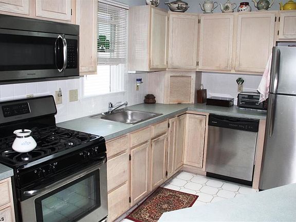 2nd image of 4115 West Ave